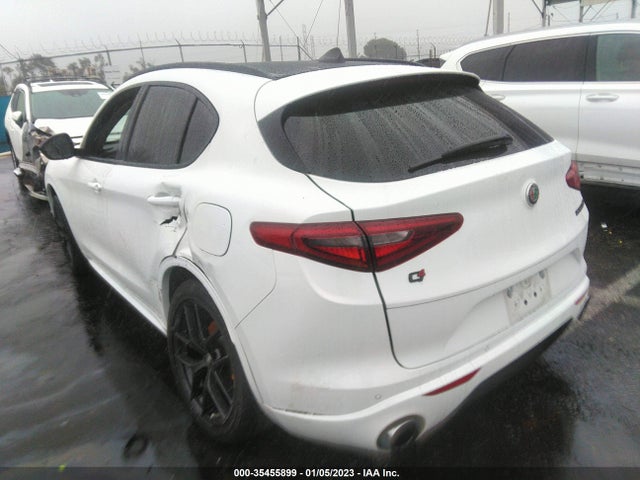ZASPAKBN1M7D12445 Alfa Romeo STELVIO TI