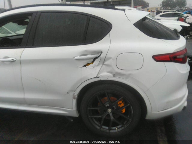 ZASPAKBN1M7D12445 Alfa Romeo STELVIO TI
