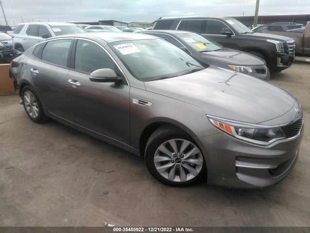 2017 Kia Optima, VIN: 5XXGT4L31HG160742