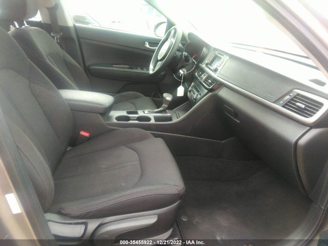 2017 Kia Optima, VIN: 5XXGT4L31HG160742