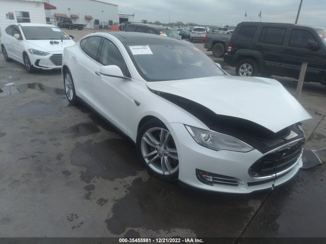 2015 Tesla Model S, VIN: 5YJSA1H28FF081101
