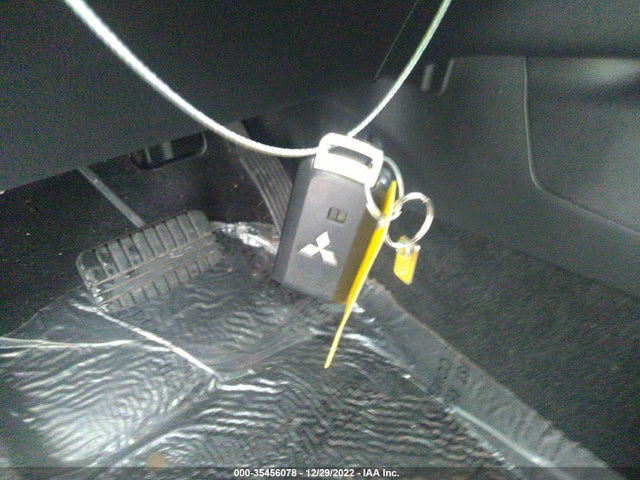 JA4AD3A38HZ068597 Mitsubishi Outlander Se/sel