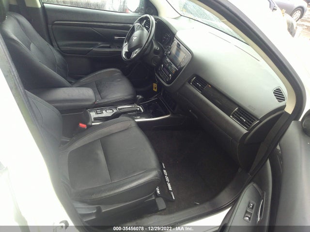 JA4AD3A38HZ068597 Mitsubishi Outlander Se/sel