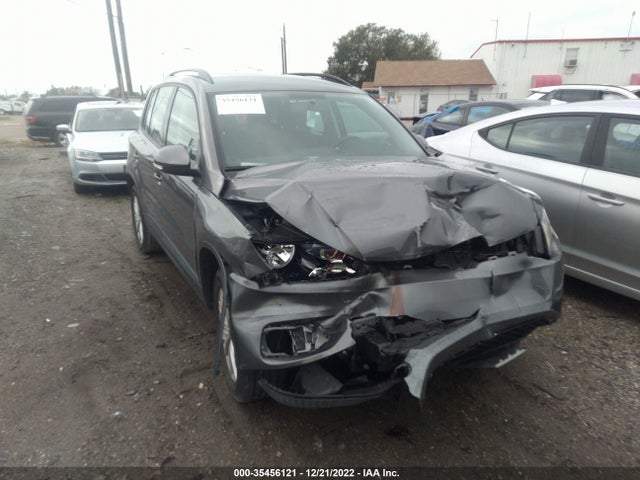 WVGAV7AX4HK044265 Volkswagen TIGUAN