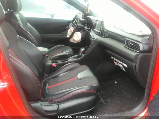 2021 Hyundai Veloster, VIN: KMHTH6AB3MU032718