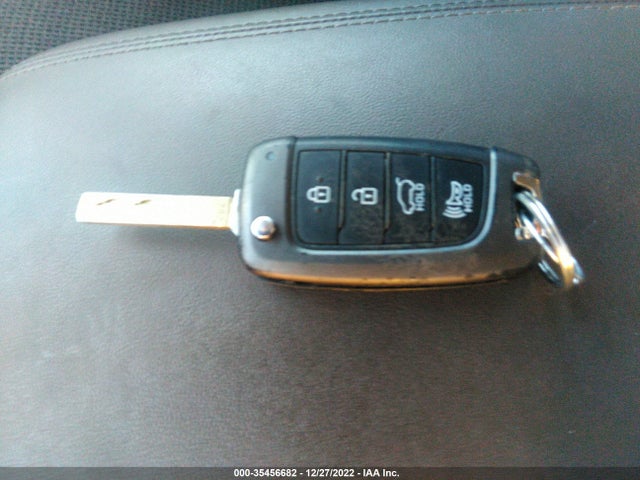 2019 Hyundai Santa Fe, VIN: 5NMS23AD9KH081590