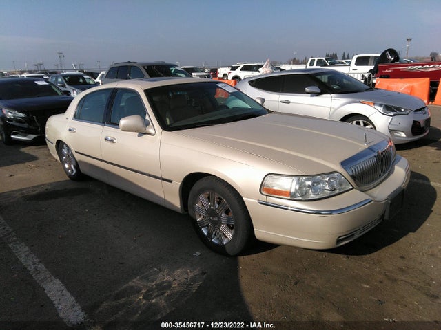 Lincoln Town Car Cartier 2003 1LNHM83W03Y653287 головне зображення