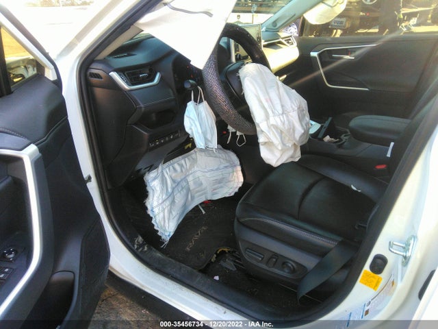 2019 Toyota RAV4, VIN: JTMDWRFV1KD504365