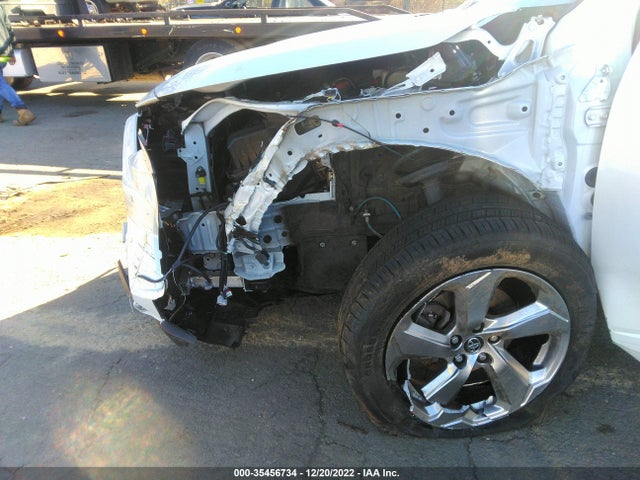 2019 Toyota RAV4, VIN: JTMDWRFV1KD504365