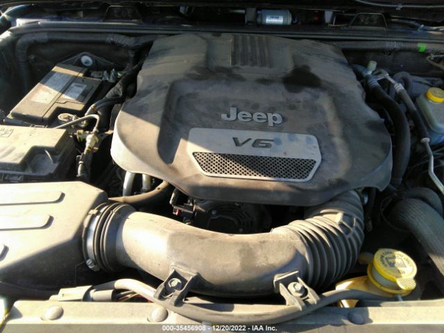 1C4BJWEGXHL668221 Jeep Wrangler Unlimited Sahara