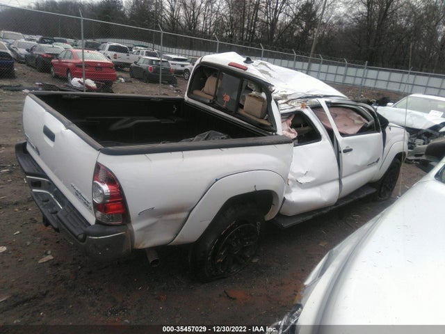 2015 Toyota Tacoma, VIN: 5TFJU4GN3FX085417