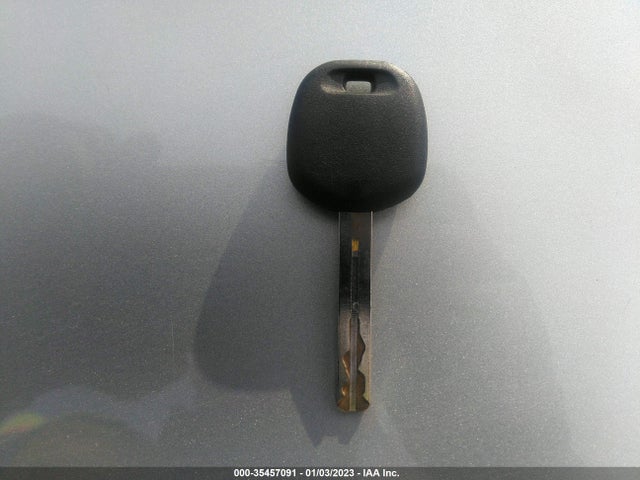Lexus IS 300 2001 JTHBD182310021644 Image 3