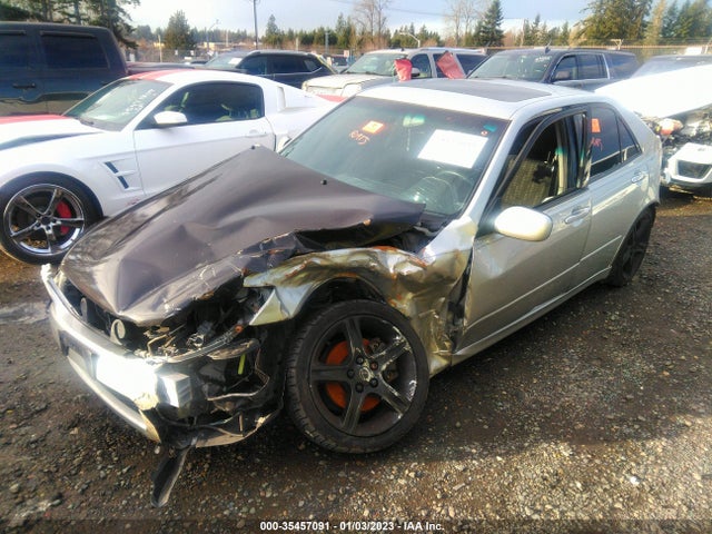 Lexus IS 300 2001 JTHBD182310021644 Image 2