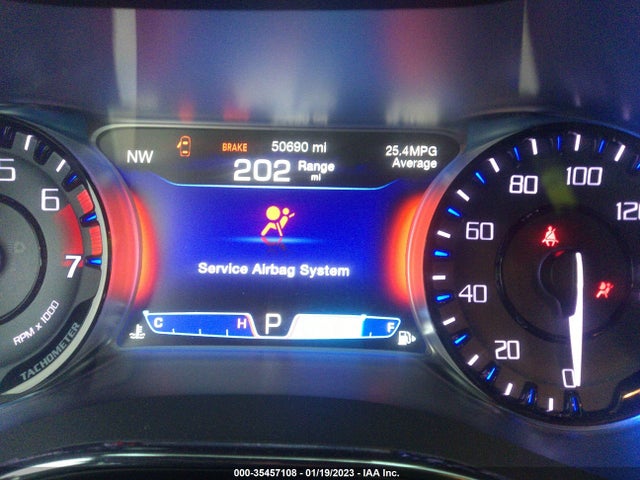 2016 Chrysler 200, VIN: 1C3CCCBB1GN138703