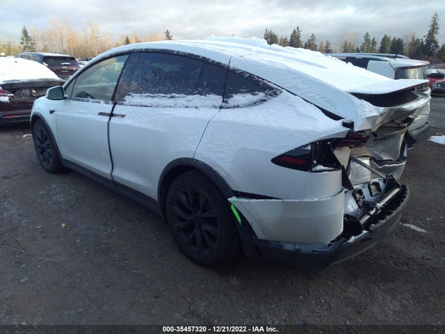 2022 Tesla Model X, VIN: 7SAXCDE50NF363699