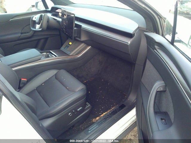 2022 Tesla Model X, VIN: 7SAXCDE50NF363699