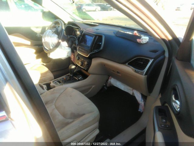 1C4PJLCB4KD262920 Jeep Cherokee Latitude