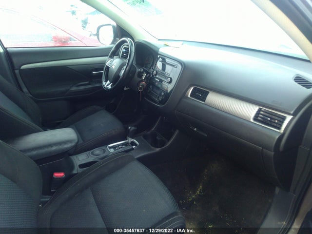 2016 Mitsubishi Outlander, VIN: JA4AD2A34GZ051529