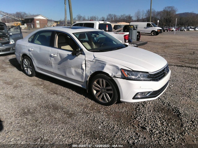 2017 Volkswagen Passat, VIN: 1VWCT7A32HC062450
