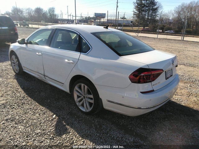 2017 Volkswagen Passat, VIN: 1VWCT7A32HC062450