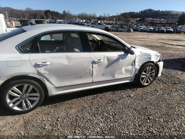 2017 Volkswagen Passat, VIN: 1VWCT7A32HC062450