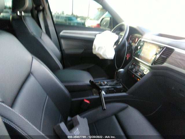 2022 Volkswagen Atlas, VIN: 1V2KE2CAXNC221216