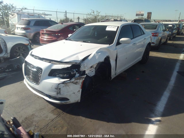 Chrysler 300 300s 2018 2C3CCABG3JH239936 Image 2