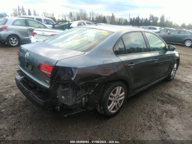 2018 Volkswagen Jetta, VIN: 3VW2B7AJXJM233916