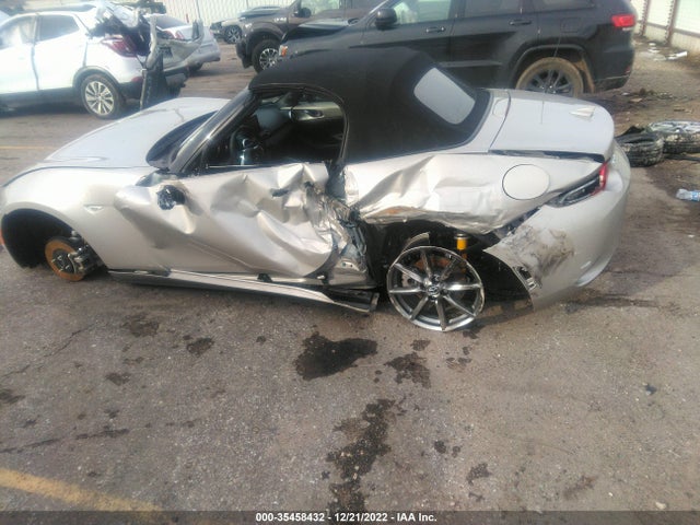 2022 Mazda MX-5 Miata, VIN: JM1NDAD74N0507188