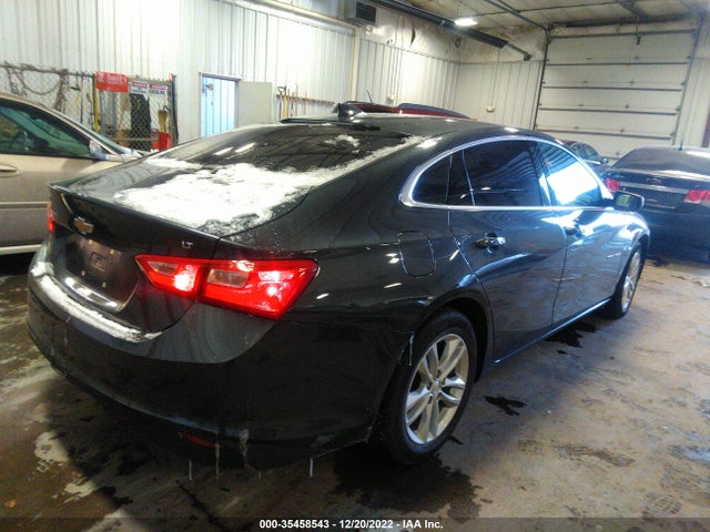 2016 Chevrolet Malibu, VIN: 1G1ZE5ST4GF339082