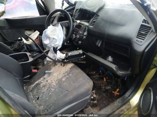 KNDJT2A20B7317813 KIA SOUL +