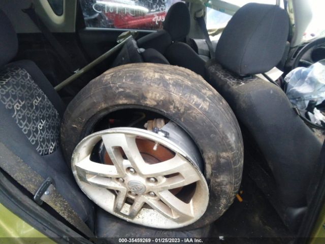 KNDJT2A20B7317813 KIA SOUL +