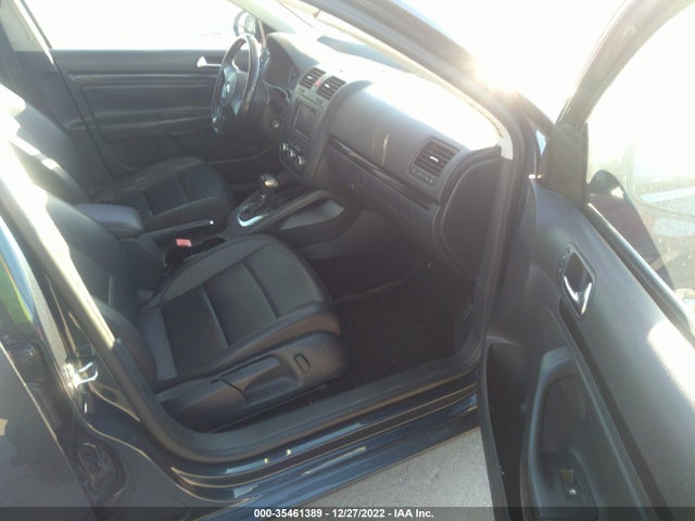 2010 VOLKSWAGEN JETTA SEDAN SE VIN: 3VWRZ7AJ5AM101821