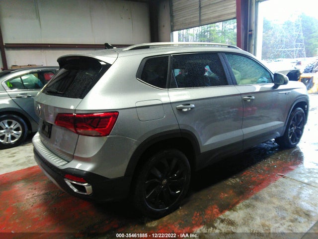 2022 Volkswagen Taos, VIN: 3VVLX7B29NM039630