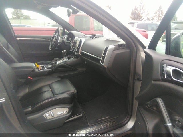 2016 Porsche Cayenne, VIN: WP1AB2A21GLA94391