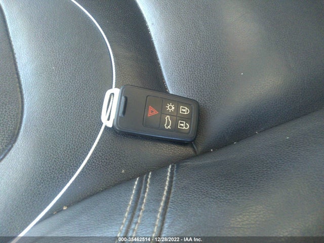 Volvo V60 2018 YV140MSLXJ2398088 Image 3