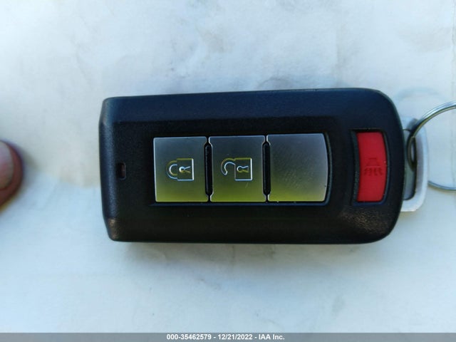 JA4AR3AW5JZ028138 Mitsubishi Outlander Sport Se 2.4