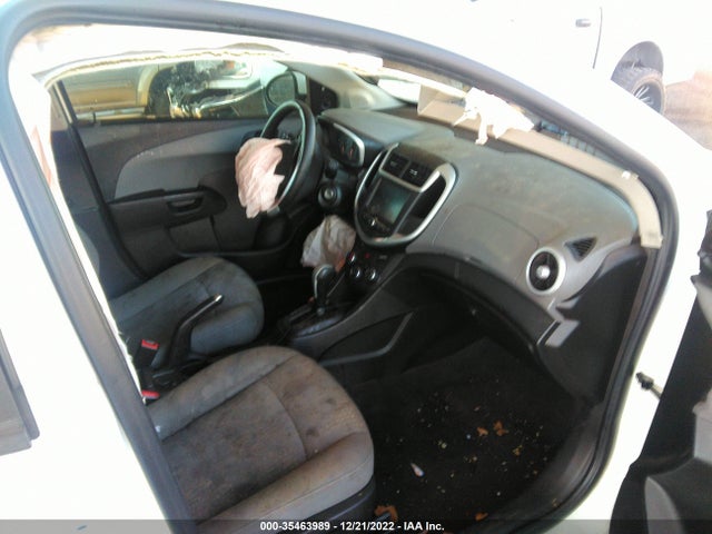 Chevrolet SONIC LS 2017 1G1JB5SH1H4126783 Image 5