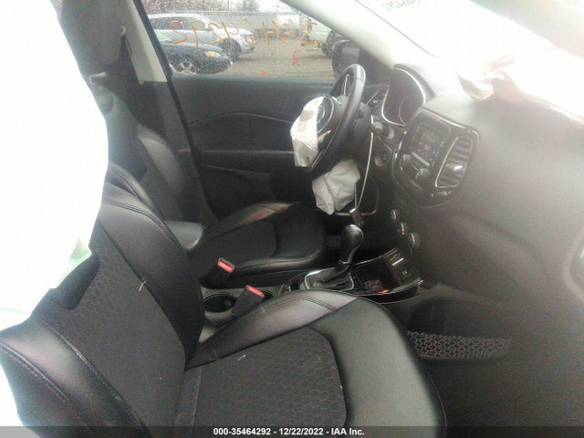 2018 Jeep Compass, VIN: 3C4NJCBB7JT327003
