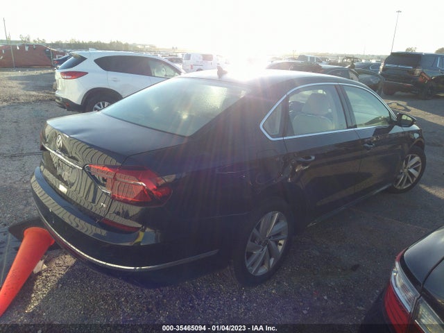 2018 Volkswagen Passat, VIN: 1VWBA7A33JC012437