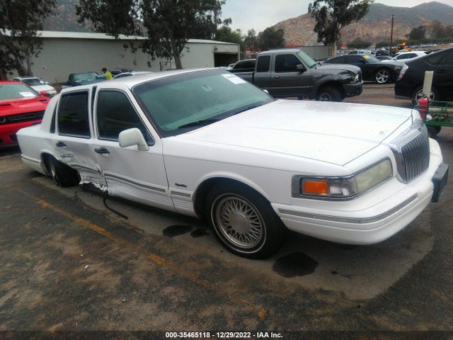 Lincoln Town Car Signature 1997 1LNLM82W7VY759024 головне зображення
