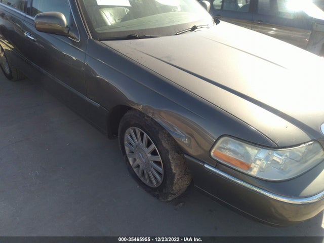 Lincoln Town Car 2003 1LNHM82W13Y684968 Image 6