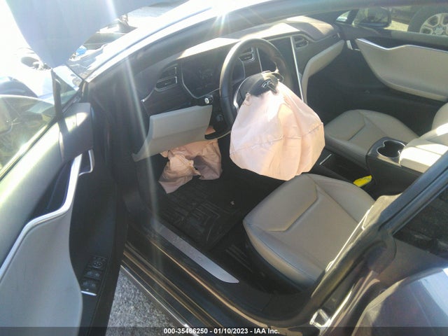 2016 Tesla Model S, VIN: 5YJSA1E29GF123863