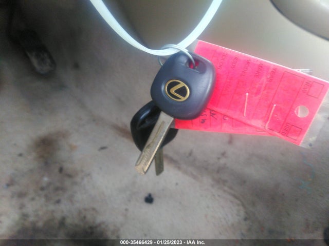 Lexus ES 300 2003 JTHBF30G430149911 Image 3
