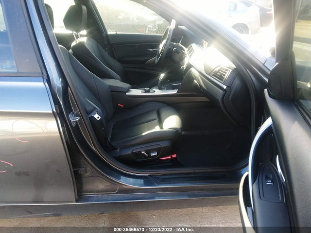 BMW 3 Series 320i 2016 WBA8E1G55GNU10881 Image 4