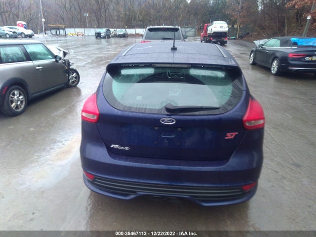 2016 Ford Focus, VIN: 1FADP3L94GL288435