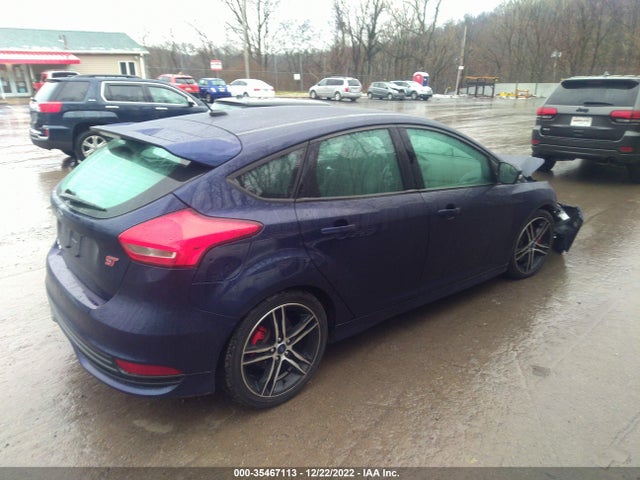 2016 Ford Focus, VIN: 1FADP3L94GL288435