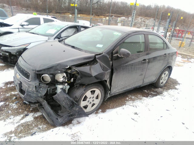 Chevrolet SONIC LS 2015 1G1JA5SH7F4180024 Image 2