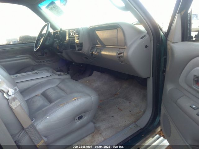 1GKGC26R5VJ712470 GMC Suburban