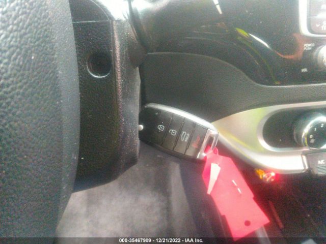 KNADM4A33H6115106 KIA RIO LX